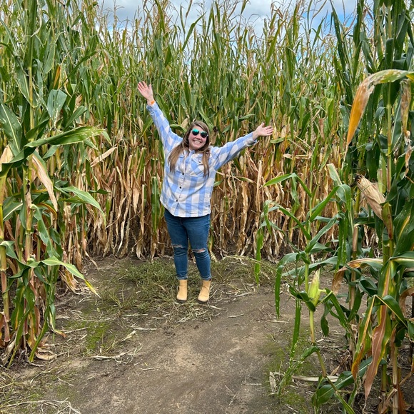 Meet your Posher, Laura - Picture 6 of 11